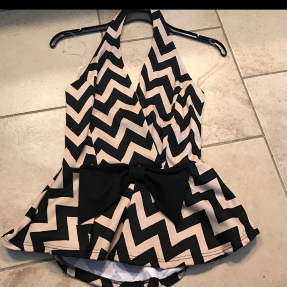 Chevron halter peplum top with bow